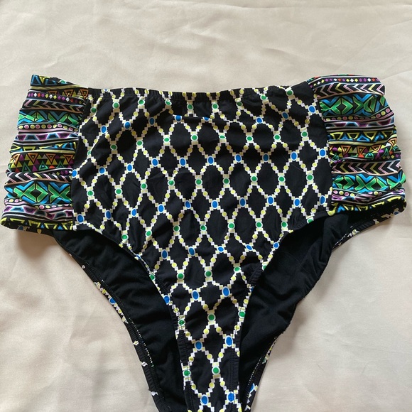OCEAN WATER sz24  black patterned w/contrast @hip - Picture 1 of 5
